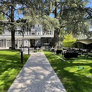 https://maison-danthouard.hotels-rhonealpes.com